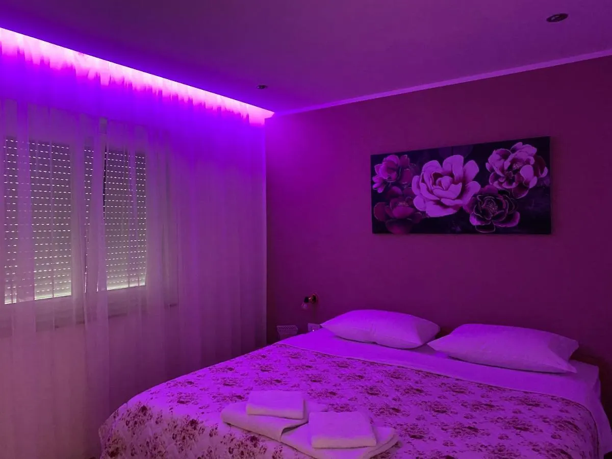 Apartments Anna III Башка 0*,