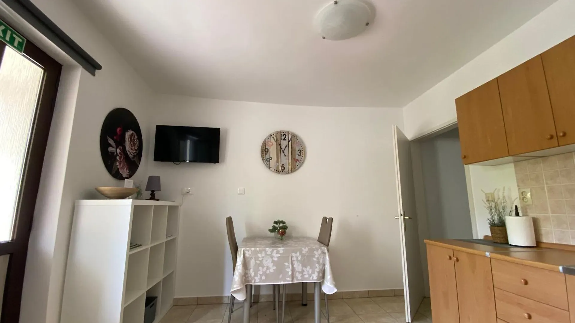 Apartments Anna III Baška 0*,